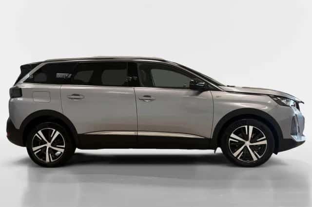 Peugeot 5008 (2024) thumbnail 3