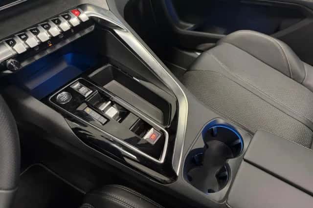 Peugeot 5008 (2024) thumbnail 23