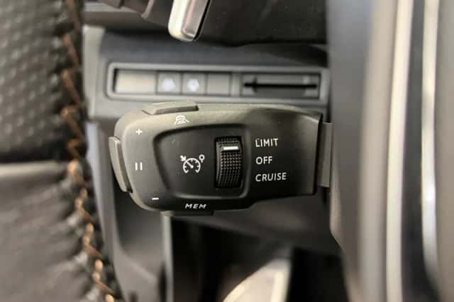 Peugeot 5008 (2024) thumbnail 27
