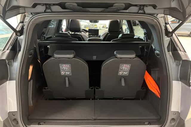 Peugeot 5008 (2024) thumbnail 32