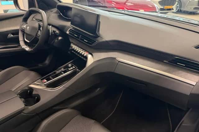 Peugeot 5008 (2024) thumbnail 33