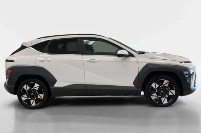 Hyundai Kona (2023) thumbnail 4