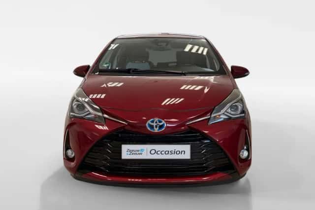 Toyota Yaris (2020) thumbnail 2