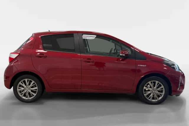 Toyota Yaris (2020) thumbnail 4