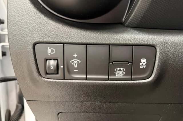 Hyundai Kona (2023) thumbnail 17