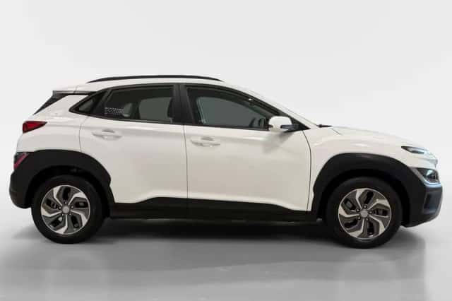 Hyundai Kona (2023) thumbnail 4