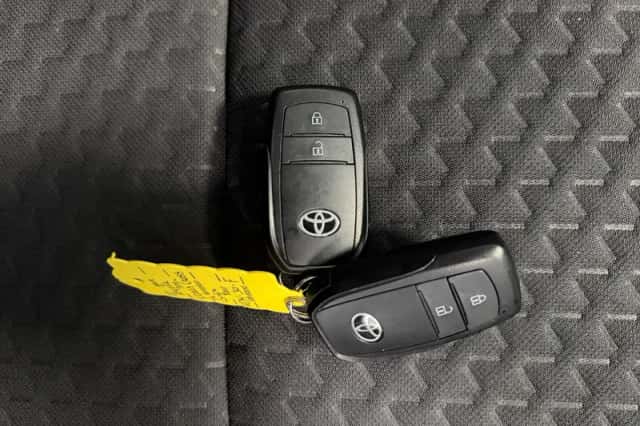 Toyota Yaris Cross (2025) thumbnail 17