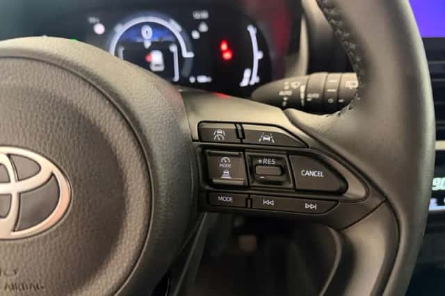 Toyota Yaris Cross (2025) thumbnail 24