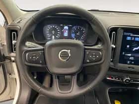 Volvo XC40 (2022) thumbnail 11