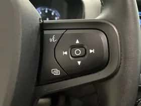 Volvo XC40 (2022) thumbnail 13