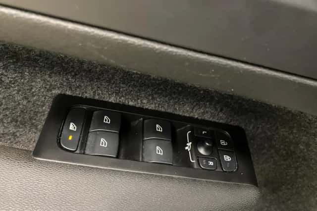 Volvo XC40 (2022) thumbnail 22