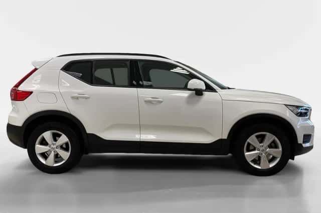Volvo XC40 (2022) thumbnail 4
