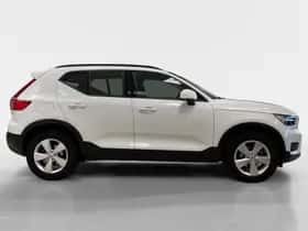 Volvo XC40 (2022) thumbnail 4