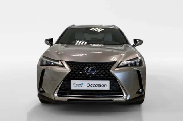 Lexus UX (2020) thumbnail 2