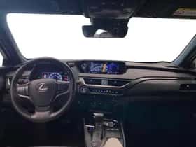 Lexus UX (2020) thumbnail 11