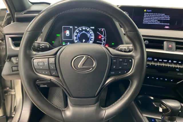 Lexus UX (2020) thumbnail 12