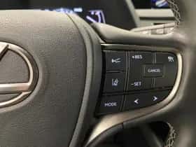 Lexus UX (2020) thumbnail 14