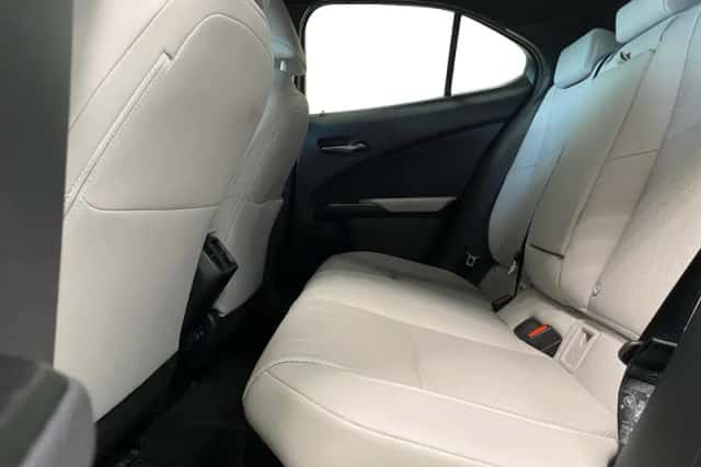 Lexus UX (2020) thumbnail 22