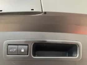 Lexus UX (2020) thumbnail 24