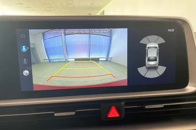 Hyundai Ioniq 6 (2023) thumbnail 13