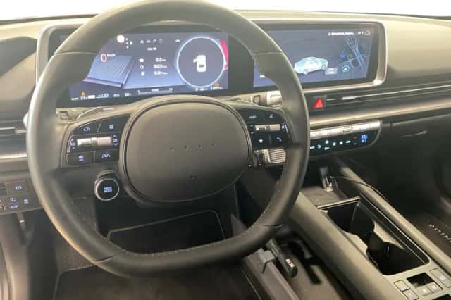 Hyundai Ioniq 6 (2023) thumbnail 16