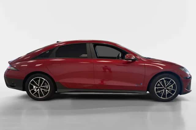 Hyundai Ioniq 6 (2023) thumbnail 8