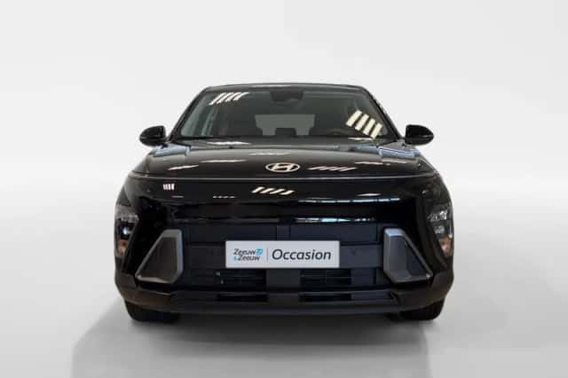 Hyundai Kona (2023) thumbnail 2