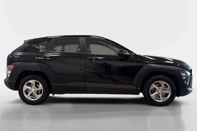 Hyundai Kona (2023) thumbnail 4
