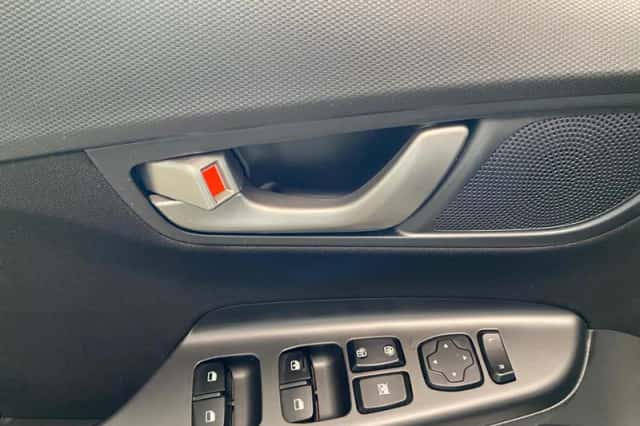Hyundai Kona (2018) thumbnail 25