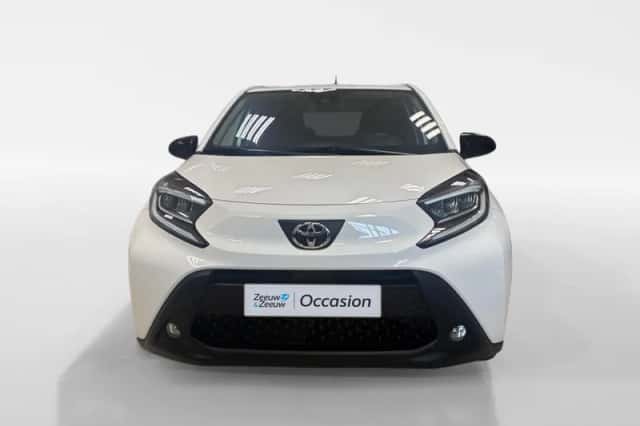 Toyota Aygo (2023) thumbnail 2