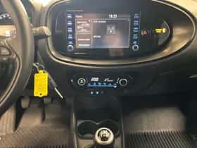 Toyota Aygo (2023) thumbnail 16