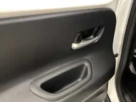 Toyota Aygo (2023) thumbnail 26