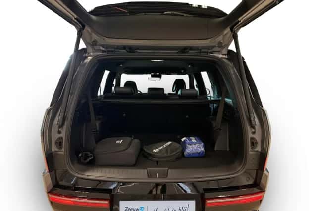 Hyundai Santa Fe (2025) thumbnail 11