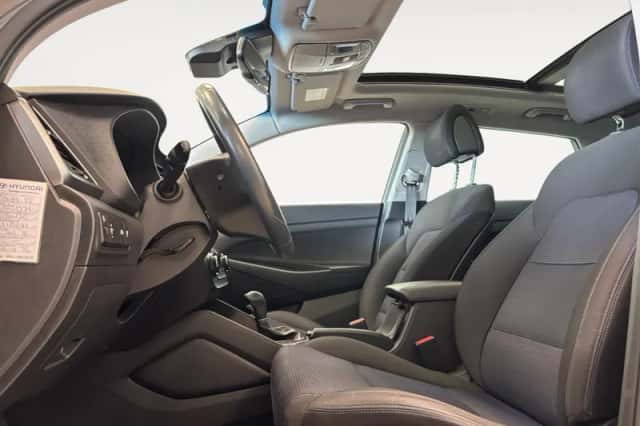 Hyundai Tucson (2017) thumbnail 9