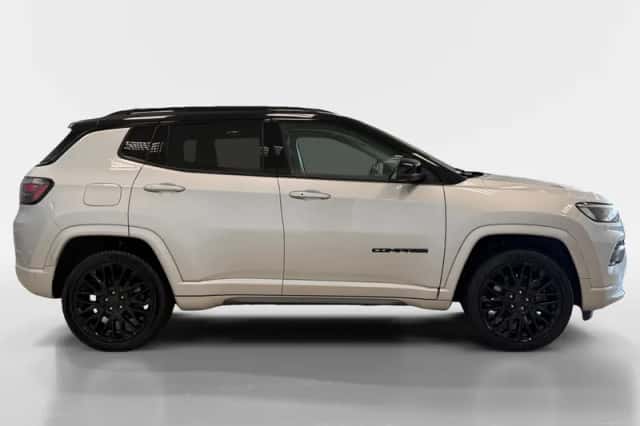 Jeep Compass (2022) thumbnail 4