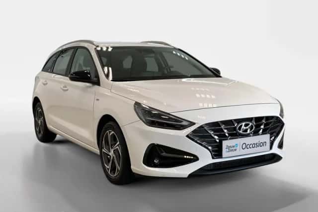 Hyundai i30 (2022) thumbnail 3