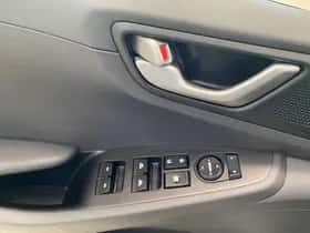 Hyundai Ioniq (2017) thumbnail 11