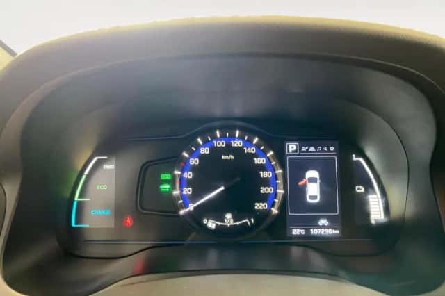 Hyundai Ioniq (2017) thumbnail 15