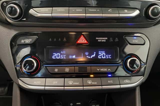Hyundai Ioniq (2017) thumbnail 17