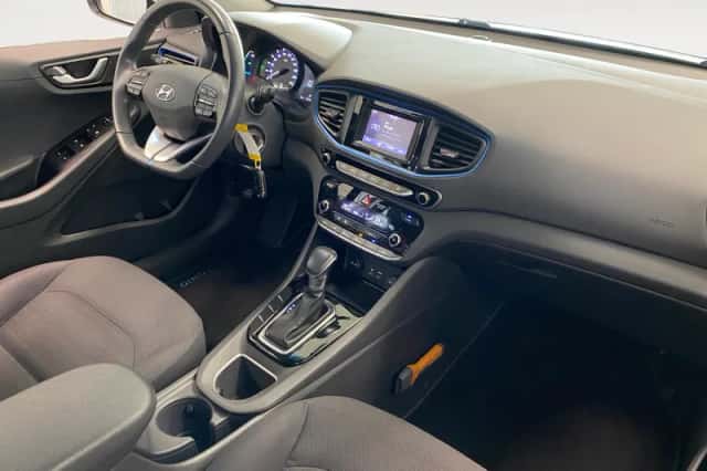 Hyundai Ioniq (2017) thumbnail 21