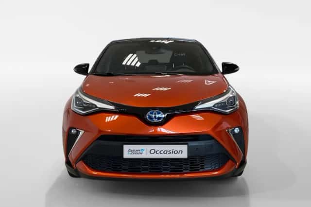 Toyota C-HR (2020) thumbnail 2