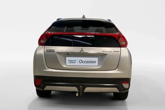 Mitsubishi Eclipse Cross (2018) thumbnail 4