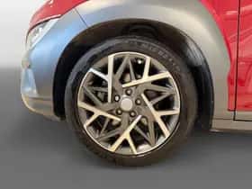 Hyundai Kona (2023) thumbnail 8