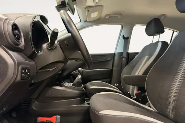Hyundai i10 (2022) thumbnail 9