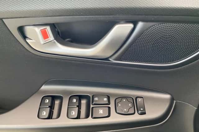 Hyundai Kona (2022) thumbnail 23