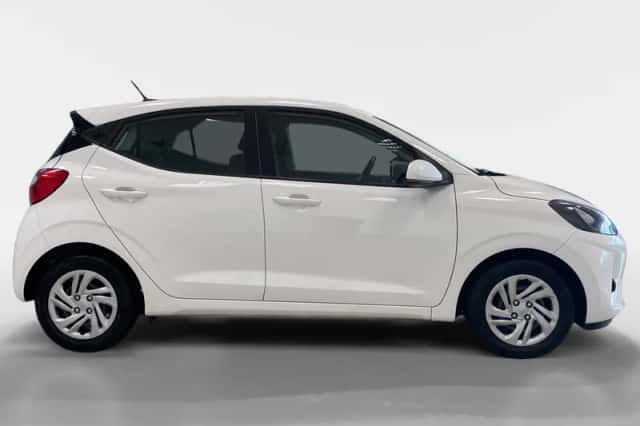 Hyundai i10 (2023) thumbnail 4