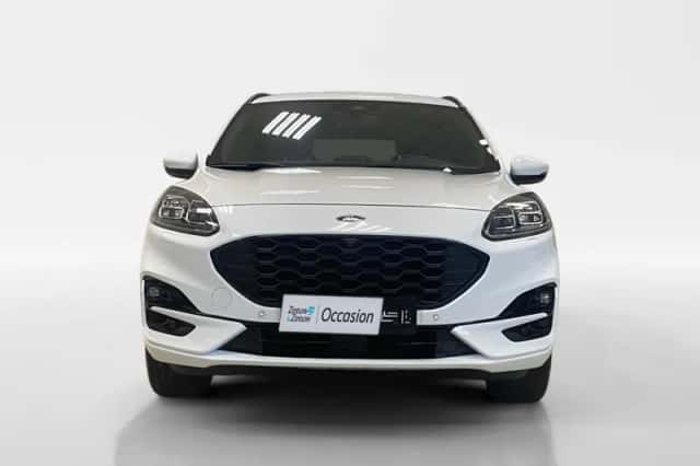 Ford Kuga (2023) thumbnail 2