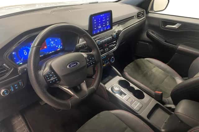 Ford Kuga (2023) thumbnail 11