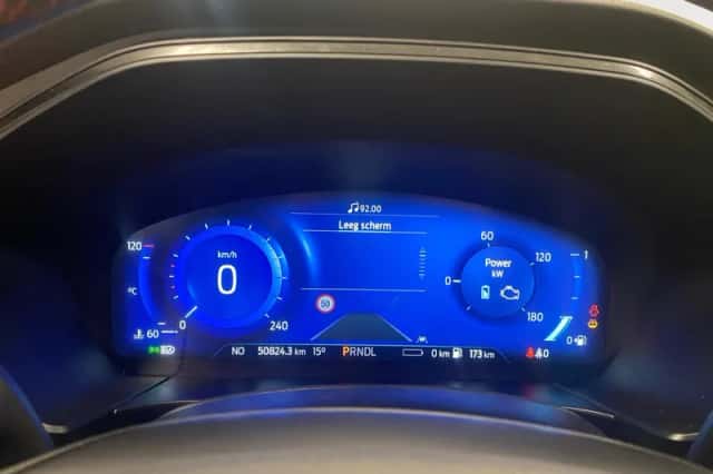 Ford Kuga (2023) thumbnail 15