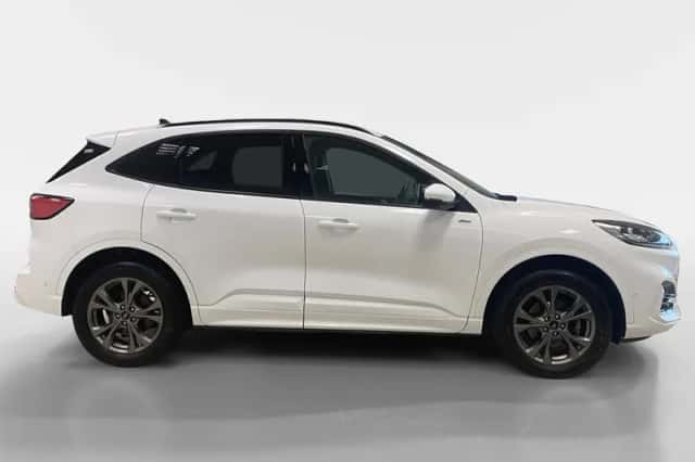 Ford Kuga (2023) thumbnail 4